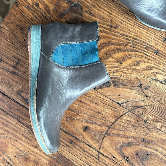 Size 7 Eu 38 Kork Ease Grey and Teal leather Ankle Boots Flats - Picture 8 of 10
